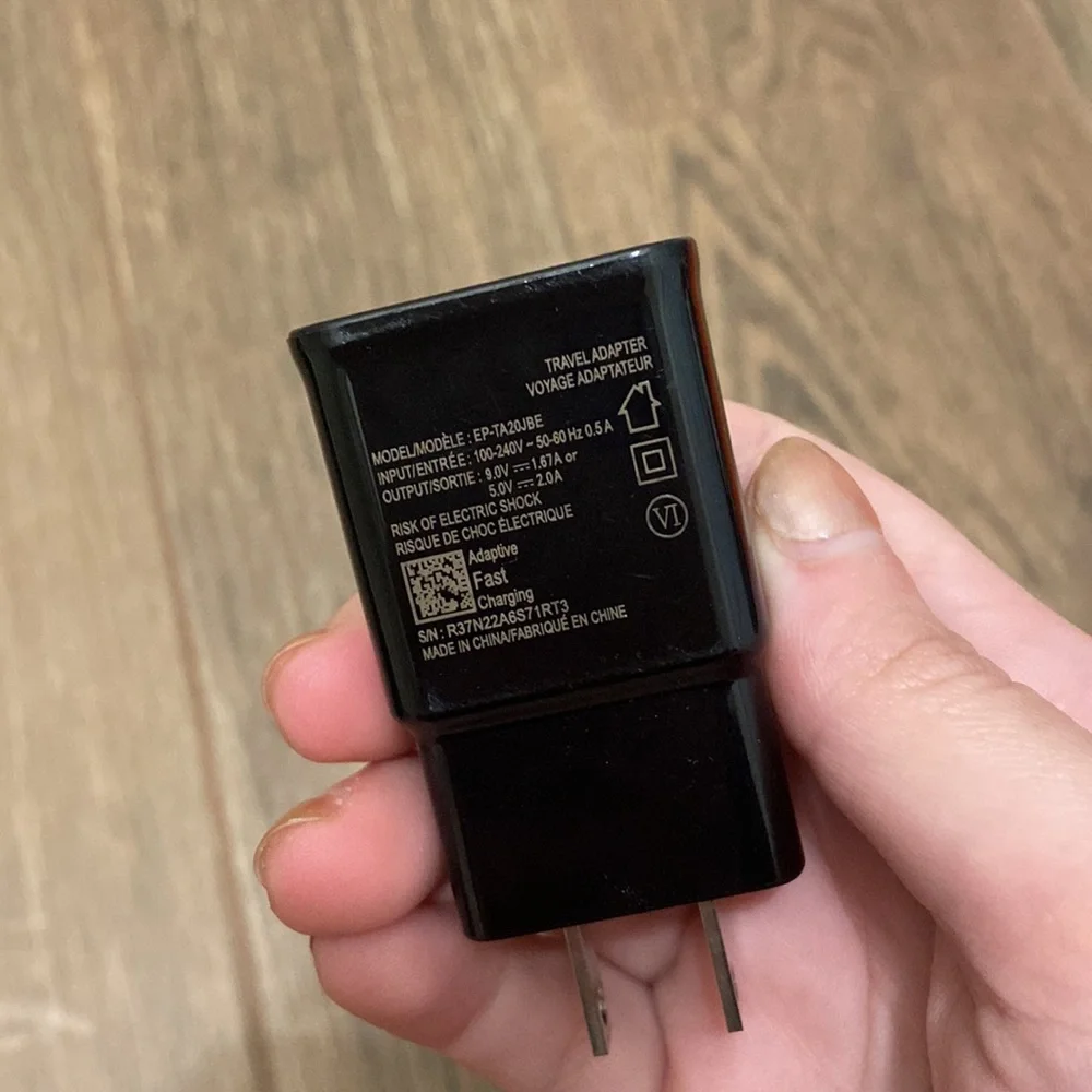 🧡 travel adapter